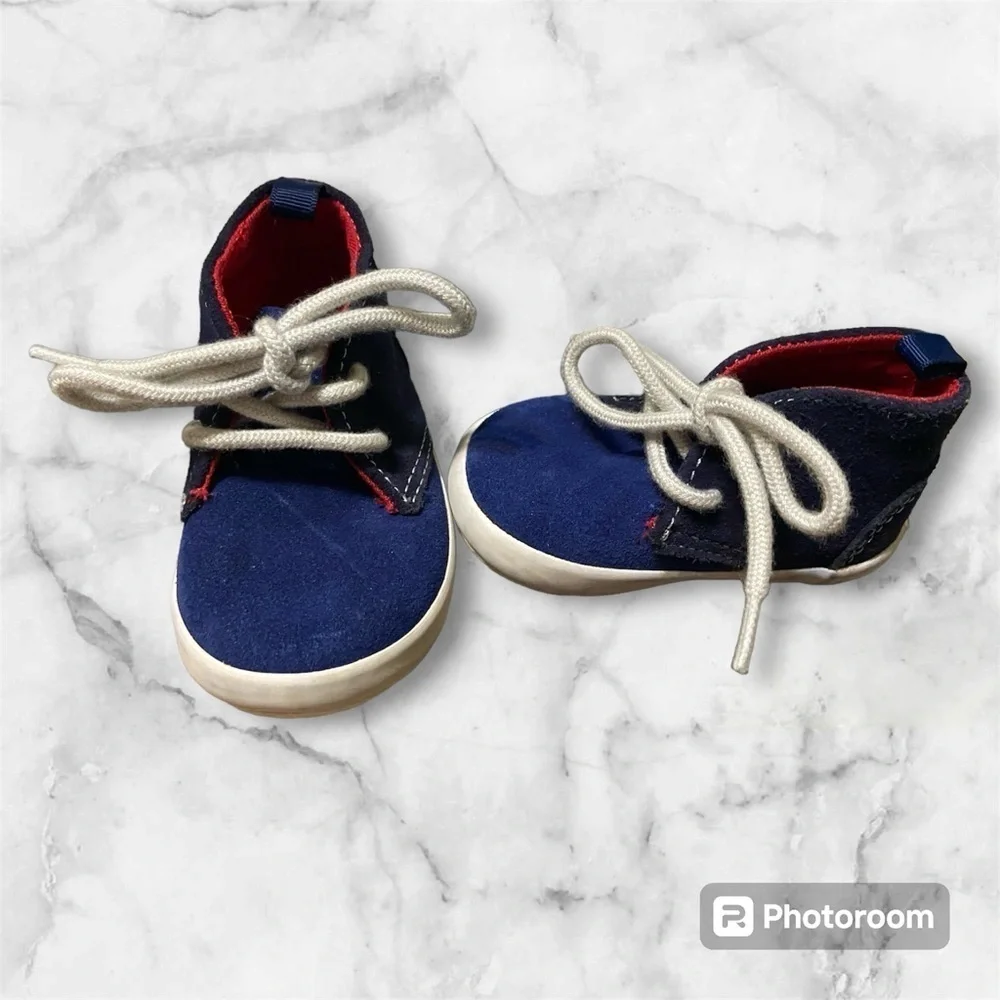 Baby Gap Size 6-12 Months Cow Suede Shoes